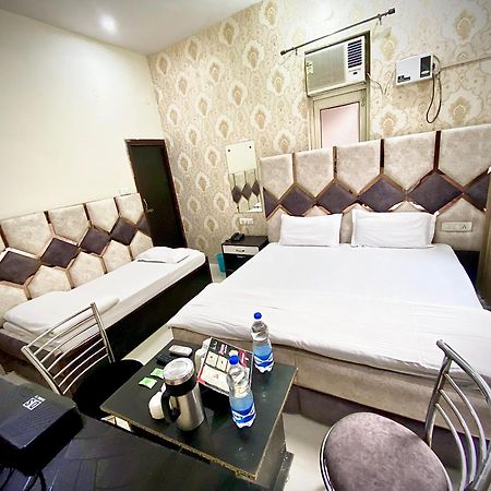 Swaran Hotel Amritsar Bagian luar foto