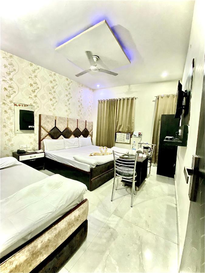 Swaran Hotel Amritsar Bagian luar foto