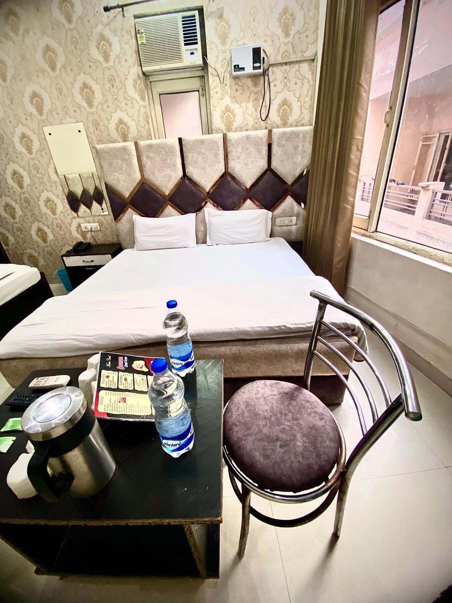 Swaran Hotel Amritsar Bagian luar foto