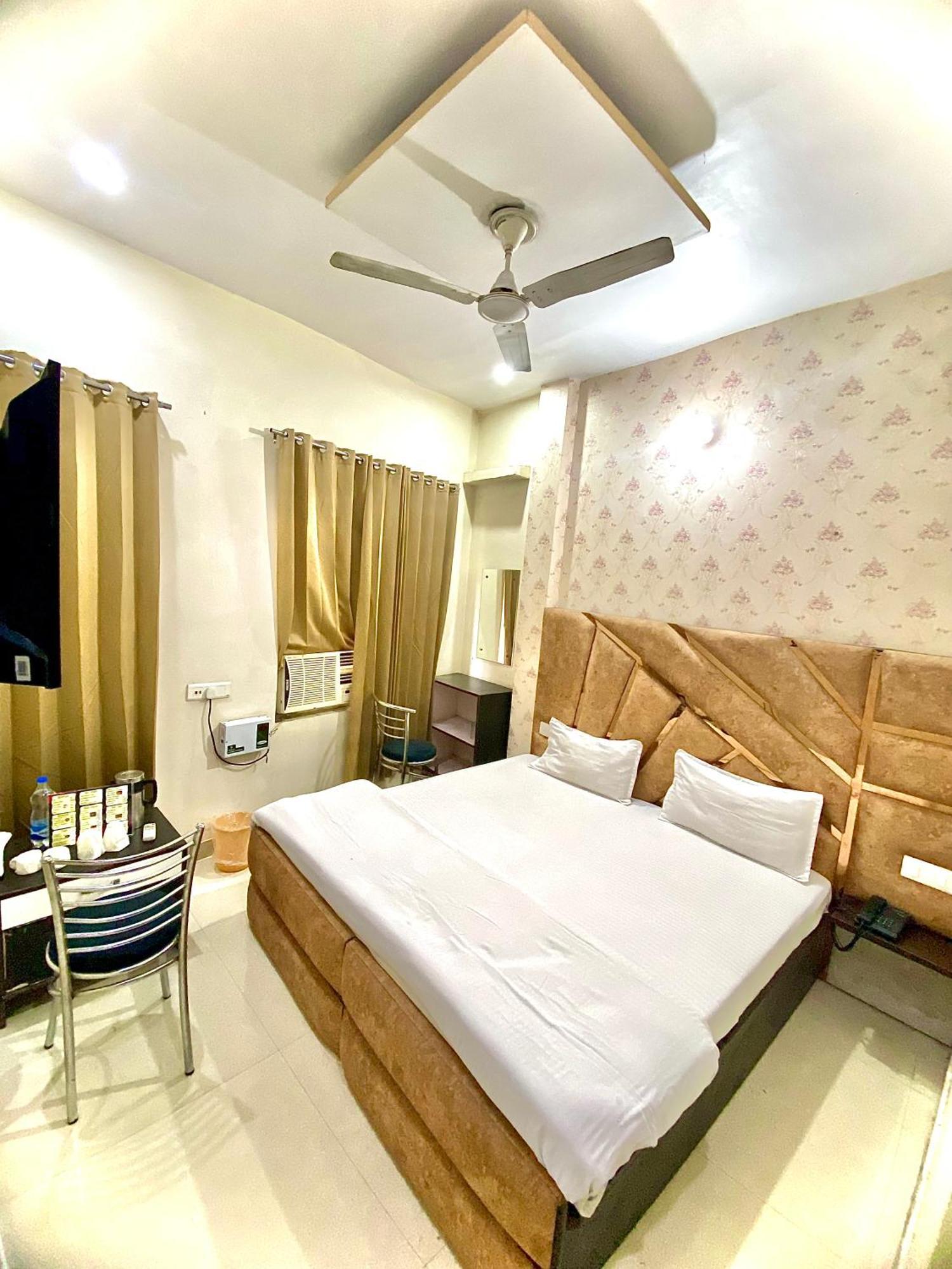 Swaran Hotel Amritsar Bagian luar foto