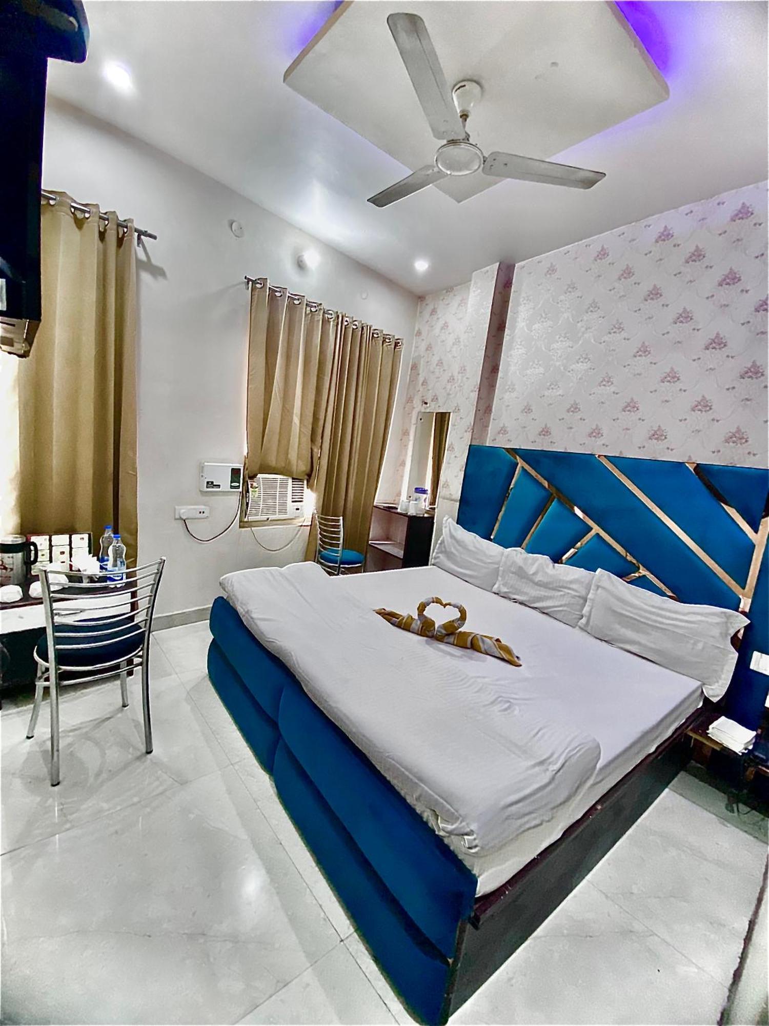 Swaran Hotel Amritsar Bagian luar foto